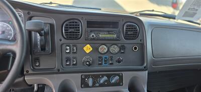 2017 Freightliner M2 106  26FT BOX 109 X 102 - Photo 3 - San Jacinto, CA 92583