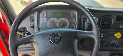 2017 Freightliner M2 106  26FT BOX 109 X 102 - Photo 6 - San Jacinto, CA 92583