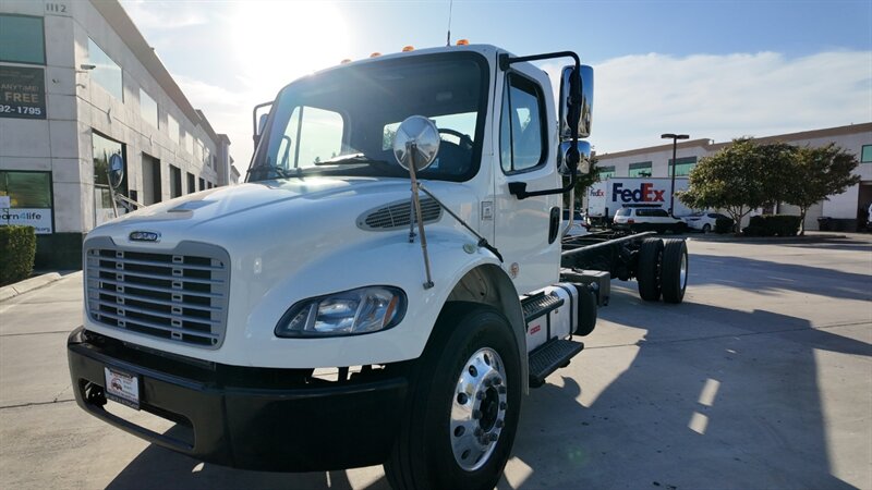 2019 Freightliner M2 106 CAB & CHASSIS 10 SPEEDS MANUAL - Photo 1 - San Jacinto, CA 92583