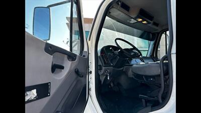 2016 Freightliner M2 106  Cargo Box - Photo 4 - San Jacinto, CA 92583