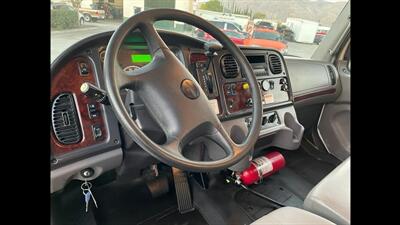 2017 Freightliner M2 106   - Photo 5 - San Jacinto, CA 92583