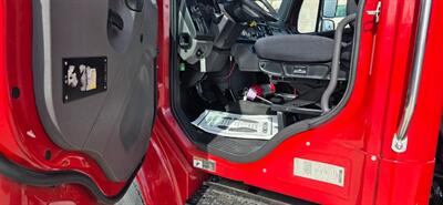 2017 Freightliner M2 106 24 ft BOX TRUCK 33,000 POUNDS - Photo 6 - San Jacinto, CA 92583