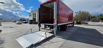 2017 Freightliner M2 106 24 ft BOX TRUCK 33,000 POUNDS - Photo 17 - San Jacinto, CA 92583