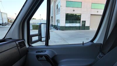 2011 Mercedes-Benz Sprinter 3500  15 FT BOX TRUCK - Photo 5 - San Jacinto, CA 92583
