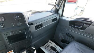 2021 International MV607 106  26 ft BOX TRUCK - Photo 4 - San Jacinto, CA 92583