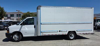 2021 GMC Savana G33903  16FT SAG LIGHT HICUBE - Photo 2 - San Jacinto, CA 92583