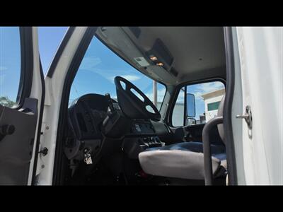 2015 Freightliner M2 Box Truck  BOX TRUCK