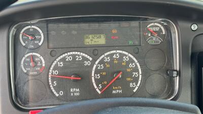 2015 Freightliner M2 CAB AND CHASSIS HIDRAULIC BRAKES - Photo 8 - San Jacinto, CA 92583