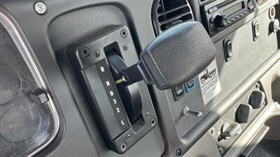 2015 Freightliner M2 CAB AND CHASSIS HIDRAULIC BRAKES - Photo 11 - San Jacinto, CA 92583