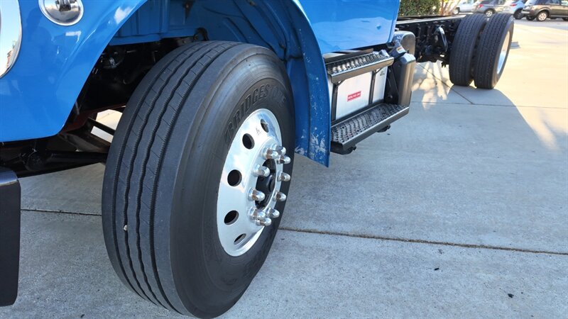 2016 Freightliner M2 106  CAB & CHASSIS