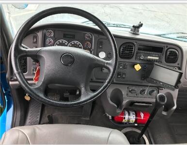 2016 Freightliner M2 106  CAB & CHASSIS - Photo 4 - San Jacinto, CA 92583
