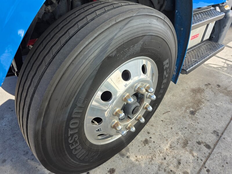 2016 Freightliner M2 106  CAB & CHASSIS