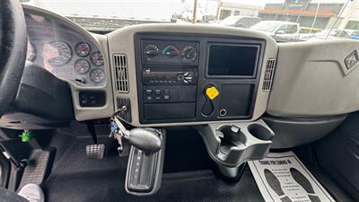 2018 International 4300 106  26 ft BOX TRUCK - Photo 5 - San Jacinto, CA 92583