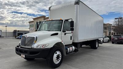 2018 International 4300 106  26 ft BOX TRUCK