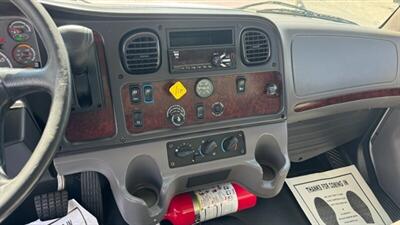 2019 Freightliner M2 106 26 ft BOX TRUCK - Photo 6 - San Jacinto, CA 92583