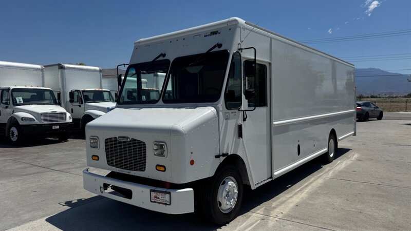 2014 Freightliner MT45 Walk-in Van  STEP VAN - Photo 1 - San Jacinto, CA 92583