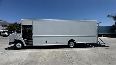 2014 Freightliner MT45 Walk-in Van STEP VAN - Photo 2 - San Jacinto, CA 92583