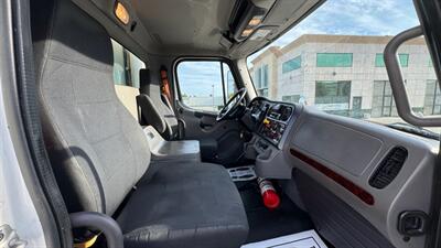 2019 Freightliner M2 REFEER BOX TRUCK 106  18FT REEFER BOX - Photo 23 - San Jacinto, CA 92583