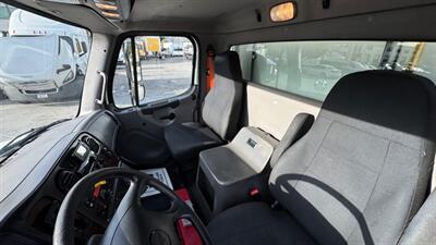 2019 Freightliner M2 REFEER BOX TRUCK 106  18FT REEFER BOX - Photo 3 - San Jacinto, CA 92583