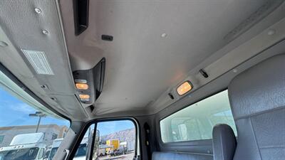 2019 Freightliner M2 106  26 ft BOX TRUCK - Photo 5 - San Jacinto, CA 92583