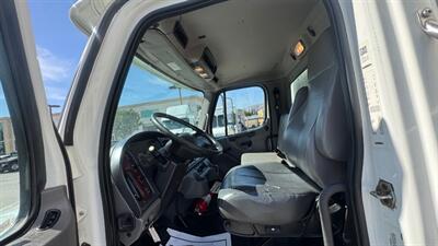 2019 Freightliner M2 106  26 ft BOX TRUCK - Photo 3 - San Jacinto, CA 92583