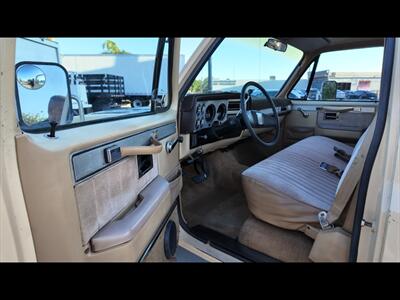 1984 Chevrolet C/K 20 Series C20 Silverado   - Photo 6 - San Jacinto, CA 92583