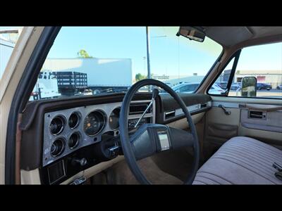 1984 Chevrolet C/K 20 Series C20 Silverado   - Photo 7 - San Jacinto, CA 92583