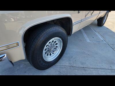 1984 Chevrolet C/K 20 Series C20 Silverado   - Photo 3 - San Jacinto, CA 92583