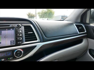 2014 Toyota Highlander Limited  Platinum - Photo 10 - San Jacinto, CA 92583