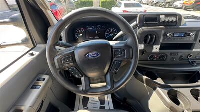 2022 Ford E350 Super Duty Cutaway Cutaway Van 2D 16 FT BOX TRUCK - Photo 3 - San Jacinto, CA 92583