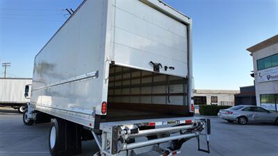 2018 Freightliner M2 106  26 ft BOX TRUCK - Photo 20 - San Jacinto, CA 92583