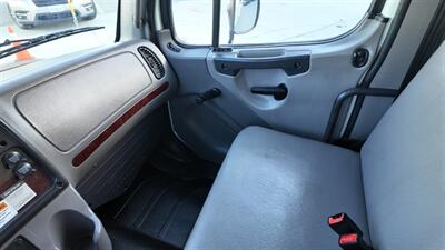 2018 Freightliner M2 106  26 ft BOX TRUCK - Photo 7 - San Jacinto, CA 92583