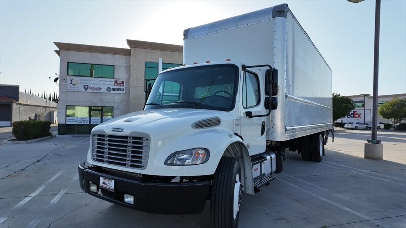 2018 Freightliner M2 106 26 ft BOX TRUCK - Photo 1 - San Jacinto, CA 92583