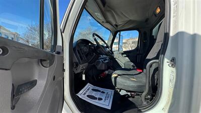 2012 Freightliner M2 160  26 ft BOX TRUCK - Photo 12 - San Jacinto, CA 92583