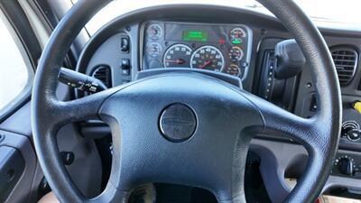 2019 Freightliner M2 106  26 ft BOX TRUCK - Photo 7 - San Jacinto, CA 92583
