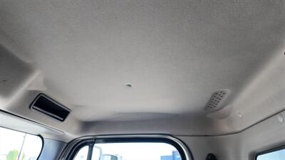 2019 Freightliner M2 106  26 ft BOX TRUCK - Photo 8 - San Jacinto, CA 92583