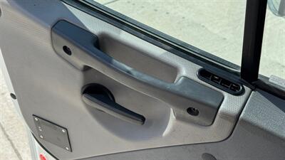 2019 Freightliner M2 106  26 ft BOX TRUCK - Photo 8 - San Jacinto, CA 92583