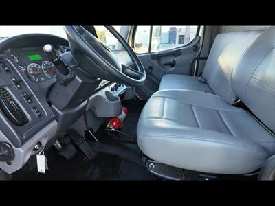 2017 Freightliner M2 106  BOX TRUCK INSIDE MEASUREMENTS 28L X 97H X 94W - Photo 4 - San Jacinto, CA 92583