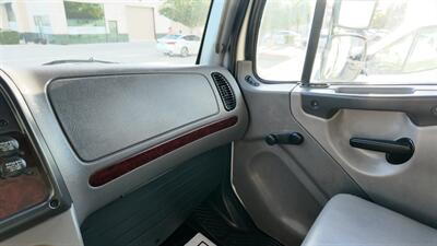 2018 Freightliner M2 106  26 ft REEFER BOX TRUCK - Photo 9 - San Jacinto, CA 92583