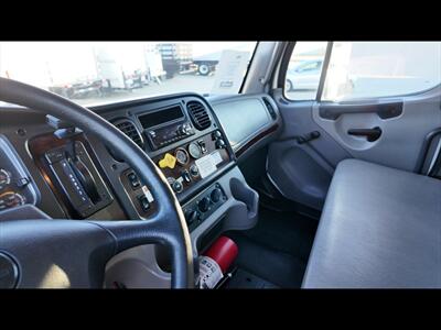 2019 Freightliner M2 106 26FT BOX TRUCK - Photo 6 - San Jacinto, CA 92583