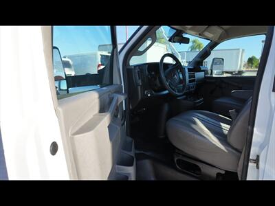 2020 GMC Savana Commercial Cutaway Cutaway Van 2D   - Photo 3 - San Jacinto, CA 92583