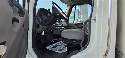 2019 Freightliner M2 106 26 FT BOX TRUCK - Photo 4 - San Jacinto, CA 92583