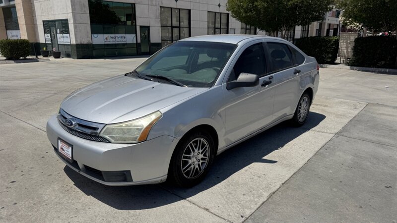 2011 Ford Focus SE   - Photo 1 - San Jacinto, CA 92583