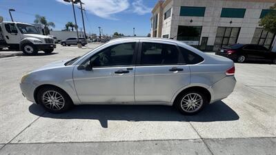 2011 Ford Focus SE   - Photo 2 - San Jacinto, CA 92583