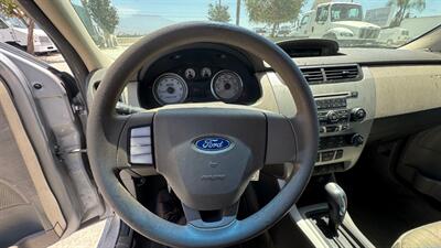 2011 Ford Focus SE   - Photo 11 - San Jacinto, CA 92583