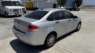 2011 Ford Focus SE   - Photo 5 - San Jacinto, CA 92583