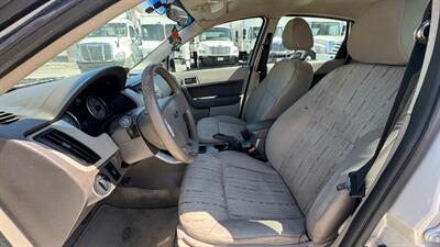 2011 Ford Focus SE - Photo 3 - San Jacinto, CA 92583