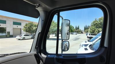 2019 Freightliner M2 106  24 ft. REEFER TRUCK - Photo 15 - San Jacinto, CA 92583