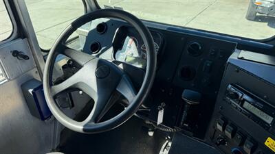 2017 Freightliner MT45 22FT Walk-in Van STEP VAN - Photo 10 - San Jacinto, CA 92583
