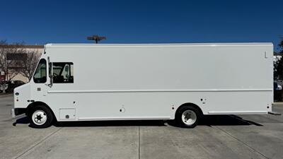 2017 Freightliner MT45 22FT Walk-in Van STEP VAN - Photo 2 - San Jacinto, CA 92583